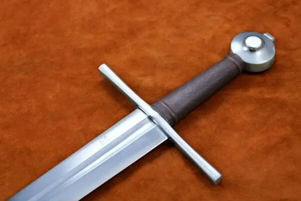 the-duke-medieval-sword-weapon-darksword-armory-4
