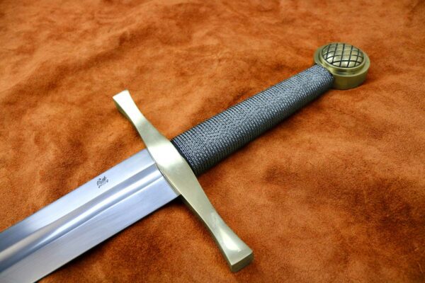 the-excalibur-sword-medieval-weapon-1524-1