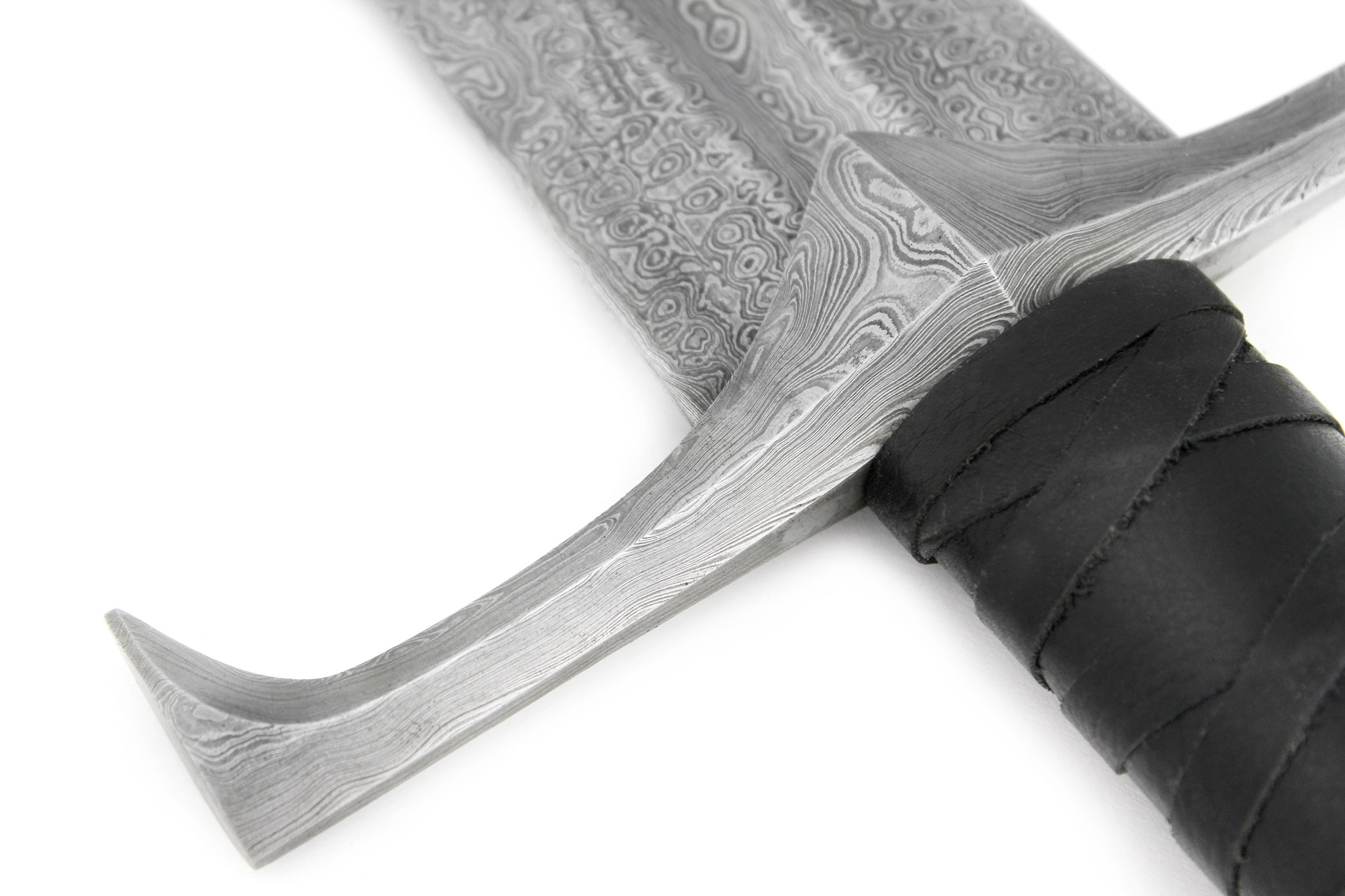 https://www.darksword-armory.com/wp-content/uploads/2016/05/the-viscount-elite-series-damascus-steel-medieval-sword-2.jpg