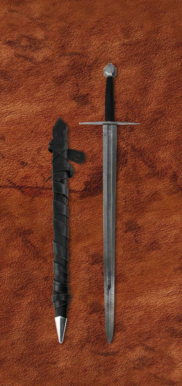 damascus-two-handed-templar-elite-sword-1605-scabbard