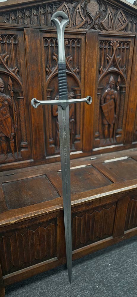 98886-Damascus-steel-medieval-swords-anduril-5-